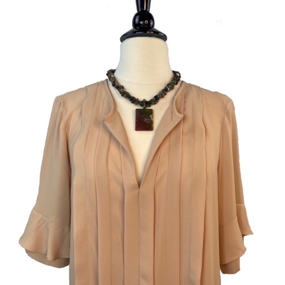 Ann Taylor subtly sheer and ruffle sleeves blouse - Picture 4 of 8